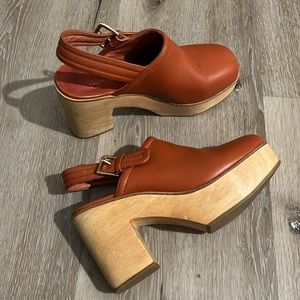 Charlotte Stone Bonnie Clog